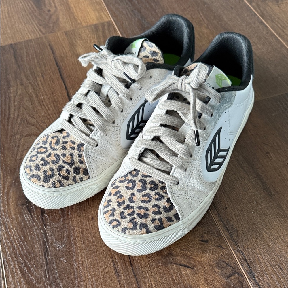 Cariuma Salvas - Leopard Print and White Women's Sneakers